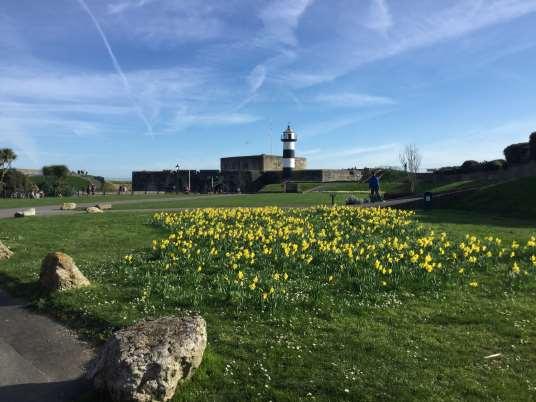 Portsmouth Portsmouth je velice přívětivé a malebné město s rozlohou ne sice největší, ale co do počtu obyvatel na km 2 je nejhustěji osídleným územím v celé Británii.