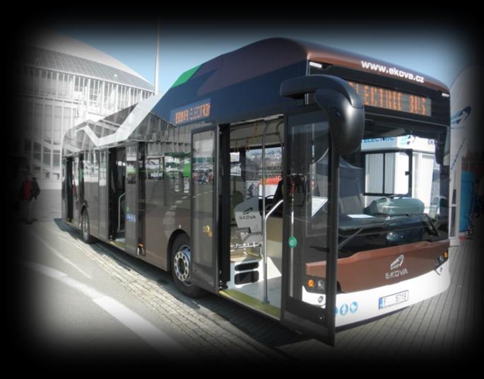 Elektrobusy a parciální trolejbusy (1) Elektrobus: plně nezávislý elektrický provoz na baterie, ze zákona silniční vozidlo Parciální trolejbus: trolejbus s bateriovými zásobníky energie ze zákona