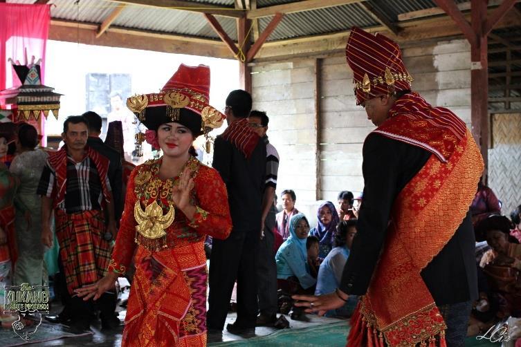 První událostí byla tradiční část svatby s rituály etnické kultury Karo koordinátorky