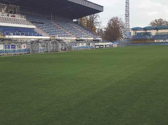 byla upravena a byl položen trávníkový koberec.