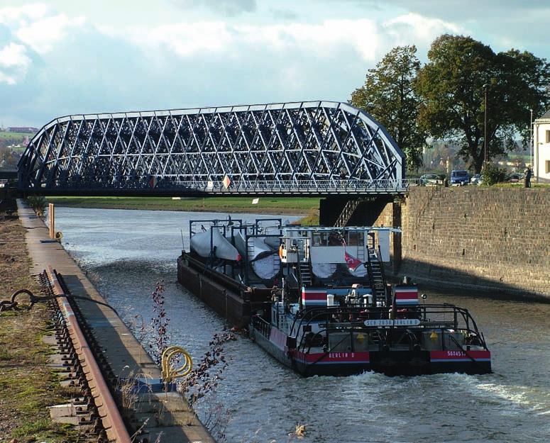 2 2 Erhöhung der Transparenz des Systems Wasserstraße für Verlader und potentielle Nutzer Bereitstellung von Informationen über aktuelle Schifffahrtsbedingungen auf der Elbe Vorstellung gängiger