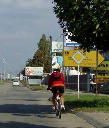 Nedostačující vodorovné dopravní značení Jedním z účelů vodorovného dopravního značení (VDZ) je usměrnění dopravy do jízdních a přídatných pruhů.