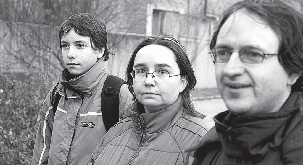 4 ČESKÁ REPUBLIKA 5. 11. PROSINEC 2005 V RESPEKT 49 P Studenti z Neratovic sobě Po Nově hrozí nájmy Zaplatíme 10 miliard majitelům domů?
