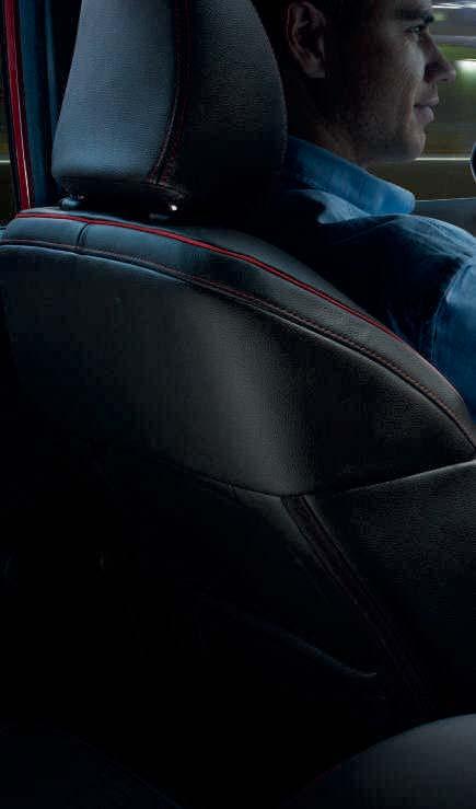 Nové možnosti komfortu Špičkový interiér Posaďte se do překrásně zpracovaného interiéru modelu Ford Fiesta ST-Line.