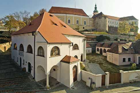 400m 3. Horní synagoga Horní synagoga archiv Centrály cestovního ruchu jižní Moravy Bez exkurze do života mikulovské židovské komunity by obraz města v 17. a 18. století nebyl úplný.