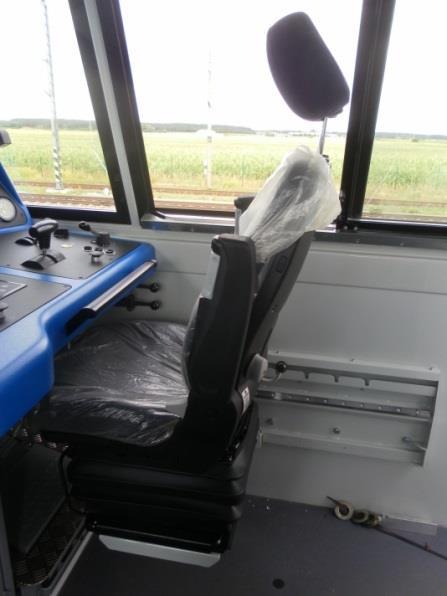 3) Posouzení kabiny řidiče z hlediska fyziologických podmínek Hodnocení sedadla strojvedoucího TNŽ 285201 Kolejová vozidla železniční Kabina strojvedoucího a UIC 651 - horizontální posun min.