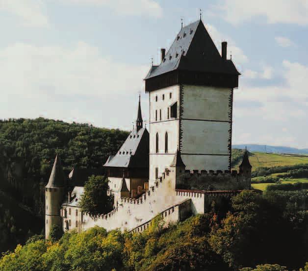 Karlštejn Karlštejn byl založen českým a římským králem, pozdějším císařem Karlem IV., a byl původně zamýšlen jako skromná stavba o jedné věži, která měla sloužit pobytům královské rodiny.