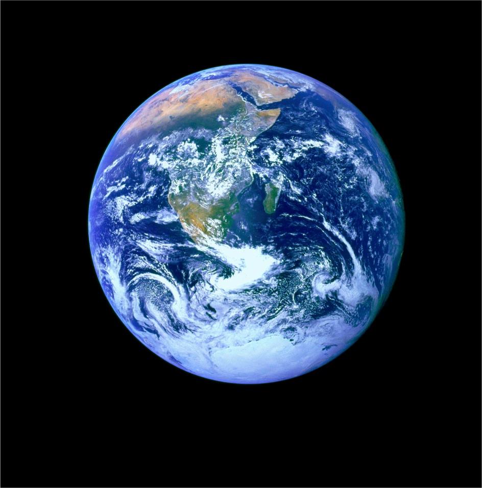 Zde se zrodil život Útulná planeta pro každého 60 Země je třetí planetou od Slunce. Naše planeta je úžasné místo, protože se na ní zrodil a do bohatých forem rozvinul život.
