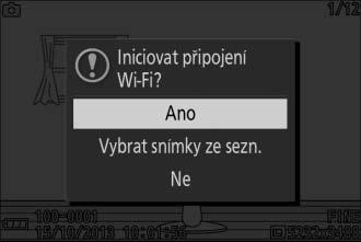 Přenos snímků do chytrého zařízení Pomocí níže popsaných kroků přeneste snímky z fotoaparátu do chytrého zařízení.