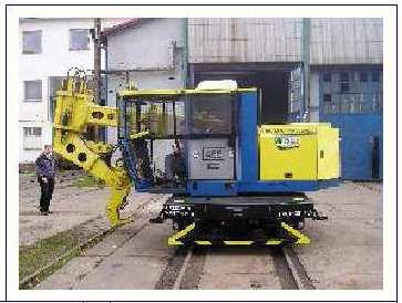 a.s. Samohybný stroj FATRAVAC 250 RD určený k špeciálnym lokálnym prácam na trati a v jej
