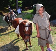 Hlavním úkolem posádky hradu bylo chránit tuto důležitou obchodní stezku před lapky a také vybírat poplatky spojené s využíváním této cesty, tedy mýtné.