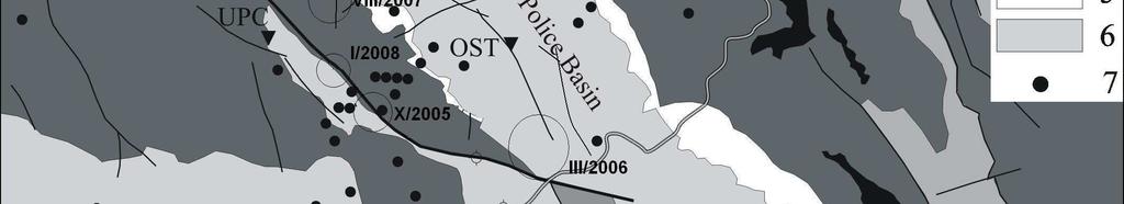 Seismické jevy od roku 2005, přesněji lokalizované s pomocí seismické stanice Ostaš jsou vyznačeny pomocí kružnic udávajících nejistotu lokace (podle Málek et al., 2008a,b).