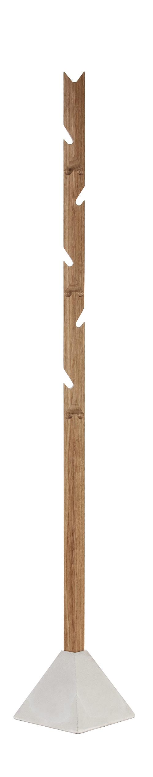 A large-capacity coat rack will be certainly admired by those who love pure minimalism. It is fully functional and a few means are used to attain this, both as regards material and shape.