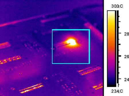 Z termogramů lze snadno zjistit místa přehřívání spojů či různých součástek.