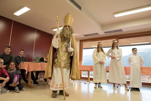 Miklavževanje z učenci Waldorfske šole Gorenjska V torek, 6. 12.