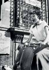 lifestyle premium 48 49 Osa na kolesách Píše sa rok 1953 a krásna audrey Hepburnová sa preháňa ulicami Ríma na malej motorke.