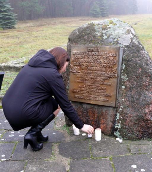 zřejmě poslední dny svého života? Má smysl si neustále připomínat jedny z lidsky nejtragičtějších událostí českých dějin a pamětníky žádat, aby vzpomínali na nejtěžší chvíle, které v životě prožili?