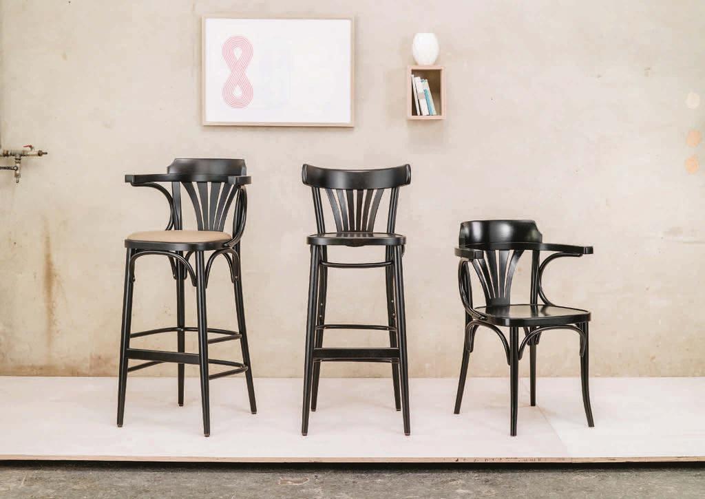 24 135 56 kontor 180 181 24 Židlové křeslo s charakteristickým vějířem je jedním z nejvíce poptávaných modelů do restaurací a kaváren.