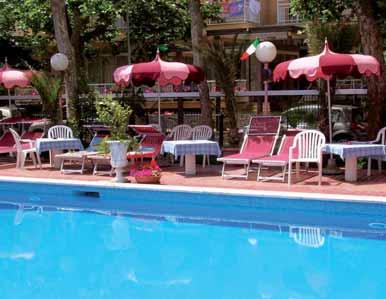 4 HOTEL RADAR 80 m poloha / pláž: Rimini - Marina Centro, pláž - 80 m, centrum - 1 km recepce / menší lobby s TV / bar