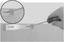4) Vloženie príchytiek Do vyvŕtaných otvorov A, B a C s priemerom 8 mm vložte príchytky s priemerom 8 mm.