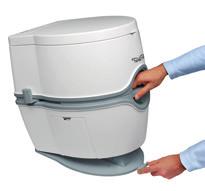 Jak Porta Potti Excellence pracuje? JE PROBLÉMEM STABILITA? Když je důležitá stabilita,například na lodi, můžete vybrat doplňkovou podlahovou podložku pro upevnění toalety.