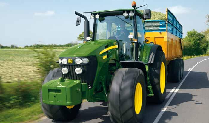 Traktory řady 7030 zaručují velmi vysoký poměr mezi výkonem a hmotností.
