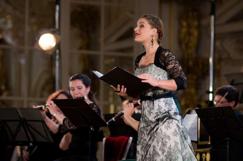 festivalu Collegium Marianum pod vedením Jany Semerádové i ve velkém obsazení ukázal, že je složený z hráčů, kteří mají takovou hudbu v krvi, méně už přesvědčil o propracovanosti výrazu, který by