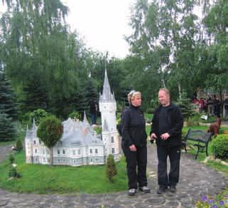 Z pustymi rękami nie odejdą również miłośnicy znanej na świecie firmy Merkur. Co dwa lata w maju w kowarskim parku miniatur odbywa się Czeski dzień.