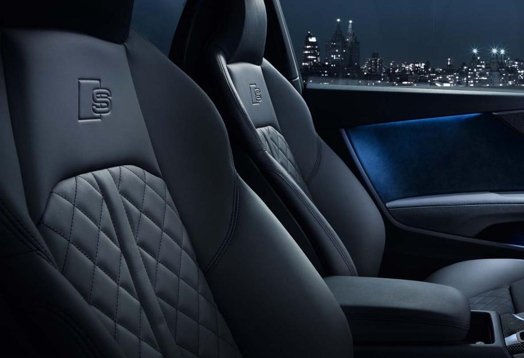 14 Audi S5 Coupé Nadchne Vás rychlostí světla: sportovní interiér.