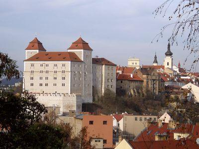 Sehenswürdigkeiten Burg die ursprünglich hölzerne Burg aus dem 10.Jh.wurde im 14.Jh. zu einer steinernen gotischen Burg und im 16.Jh. zu einem Renaissanceschloss umgebaut von Ende des 18.