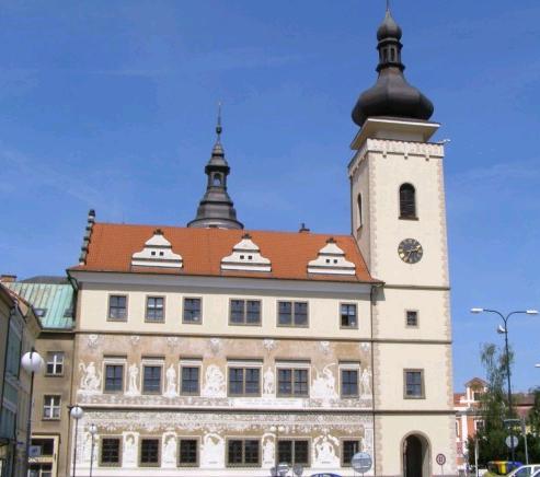 geschmückt das Rathaus besitzt zwei Türme aus dem höheren gibt es eine schöne Aussicht