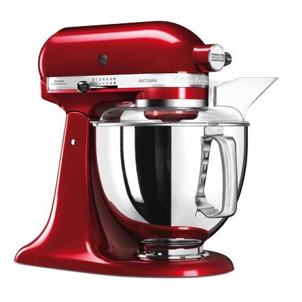 KitchenAid Masivní tělo z litiny, přímý pohon ozubenými koly, vysoký výkon a největší výběr příslušenství stojí za úspěchem této ikony každé kuchyně.