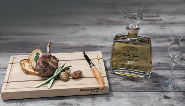 Roaster & Grill Naše vlastní produktová řada Premium Gourmet má nový přírůstek. Jedná se o pekáč Roaster & Grill.