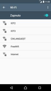 Wi-Fi zapnete/vypnete stisknutím vypínače.