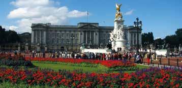 den - v ranních hodinách přeprava trajektem do Velké Británie Londýn celodenní prohlídka Greenwich - předměstí Londýna známé po celém světě díky nultému poledníku, procházka královským parkem kolem