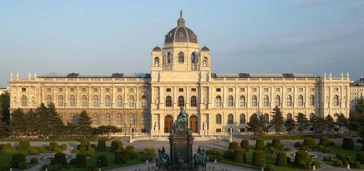 červen srpen otevřeno denně včetně pondělí Dospělí 15 Skupiny od 10 osob 11 Kunsthistorisches Museum Wien (uměleckohistorické muzeum) patří