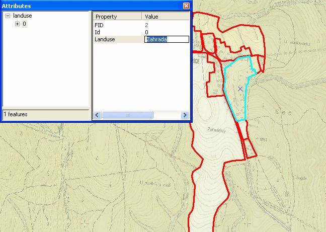 Editace atributů Zapneme editaci pomocí Editor Start Editing Otevřeme si tabulku atributů (Attributes) v pravém rohu editoru Pomocí Edit Tool kliknutím dovnitř ohraničené plochy označíme polygon, v