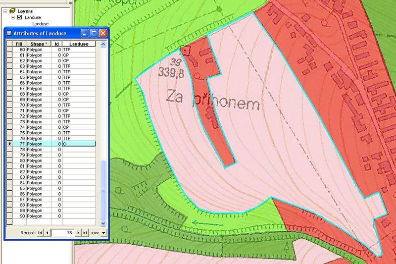 Editace atributů další způsoby Další možnost ností editace atributů je od verze ArcGIS 9.2 možná pomocí navigace v mapě přímo z atributové tabulky. Např.