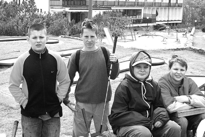 šport júl 2006 NEVŠEDNÁ OLYMPIÁDA NA STRELECKEJ Športovým dňom a súťažami mládeže i dospelých ľudí s mentálnym postihnutím podporil Vyzývací deň 2006 aj Domov sociálnych služieb zo Stromovej ulice
