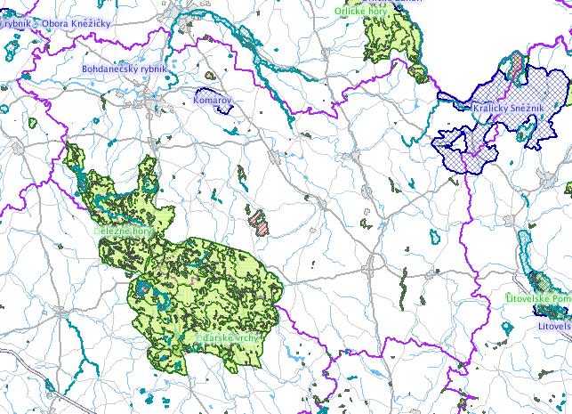 vzácných rostlin), 3 národní přírodní rezervace (Bohdanečský rybník, Králický Sněžník, Lichnice-Kaňkovy hory), 53 přírodních památek a 39 přírodních rezervací.