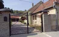 net Винарија Мачков подрум Занатски центар бб, 22406 Ириг Тел: 022/46 23 33, 021/761 611 www.mackovpodrum.co.