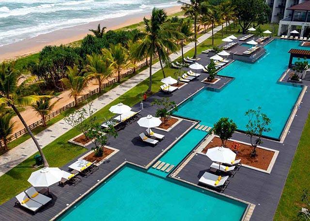 4* plážový hotel CENTARA CEYSANDS STREDISKO: Bentota Beach - juhozápadné pobrežie Srí Lanky, cca 2 hod. 15 min.