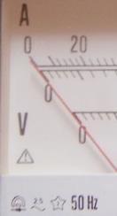 5. Pomocou voltmetra na obr. a) bola určená hodnota napätia 75,6 V. Určte presnosť merania. Aká bude maximálna dovolená odchýlka ampérmetra na obr. b) k úlohe 4 na rozsahu 30 A?