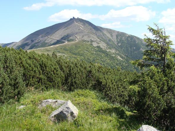 Chemický èlánek bez pøevodu [xcat ev/clanekagcl.ev] 17/26 Jeden elektrolyt s ponoøenými elektrodami. Pøíklad. Na vrcholu Snì¾ky (1602 m n.m.) jsme do roztoku HCl (c = 0.