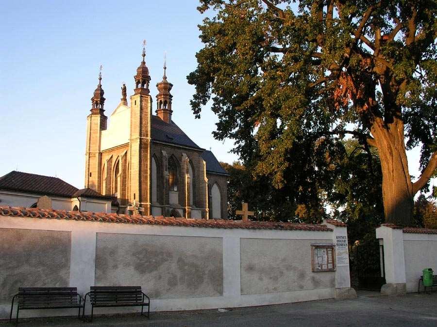 II.2. Kostnice v Sedlci u Kutné Hory 17 Sedlec je dnes předměstím Kutné Hory.