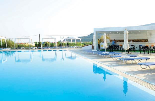 pláž 80m aquapark tobogan Hotel sa nachádza priamo na pobreží Stredozemného mora v letovisku Kiotari, iba 8 km od známeho historického mestečka.