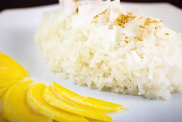.. 69,- Sladká lepkavá rýže s mangem a kokosovým mlékem Sweet sticky rice with mango and coconut milk 35. KEM XOAI.