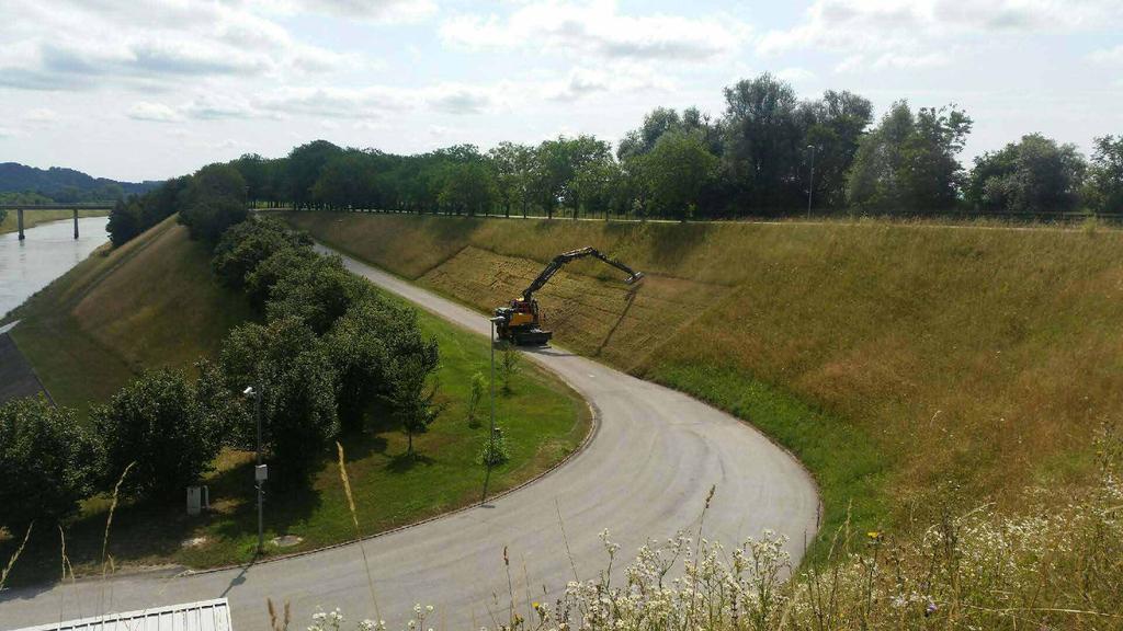 SKUPINA PREMOGOVNIK VELENJE RGP uspešno končal prvo košnjo na območju največjih hidroenergetskih objektov v Sloveniji Julija letos je družba RGP z Dravskimi elektrarnami podpisala petletno pogodbo za