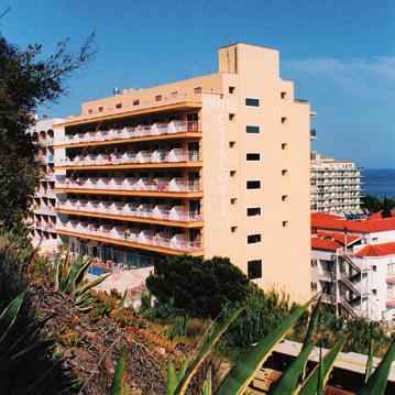 Španělsko POBŘEŽÍ NAD BARCELONOU Costa del Maresme Pobřeží nad Barcelonou Toto pobřeží Španělska, známé svými krásnými plážemi pokrytými hrubým pískem, se táhne od Lloretu až do Calelly.