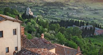 den: Po snídani odjezd do Florencie, prohlídka města (most zlatníků, Dóm Santa Maria dei Fiori, zvonice, kostel San Lorenzo ).